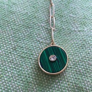 Banana Republic green and gold lariat necklace